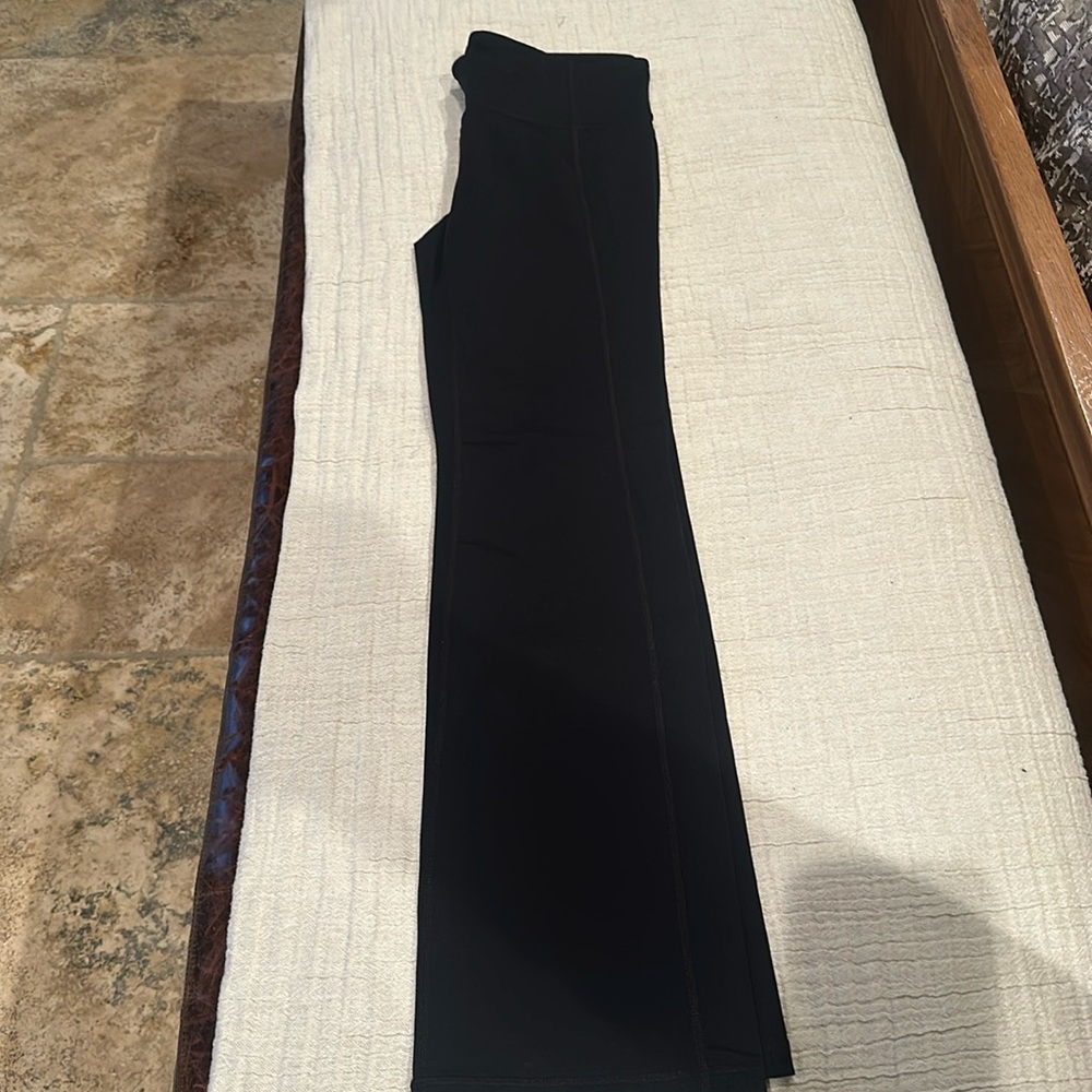 Althleta Medium Petite yoga pants. Baby boot flare pants. Black